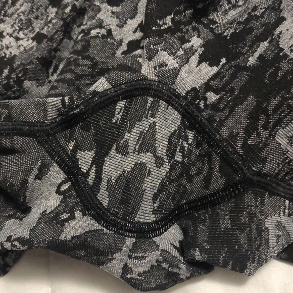 ♦️SOLD♦️Camo leggings by Women’s best sz. medium - Picture 4 of 7